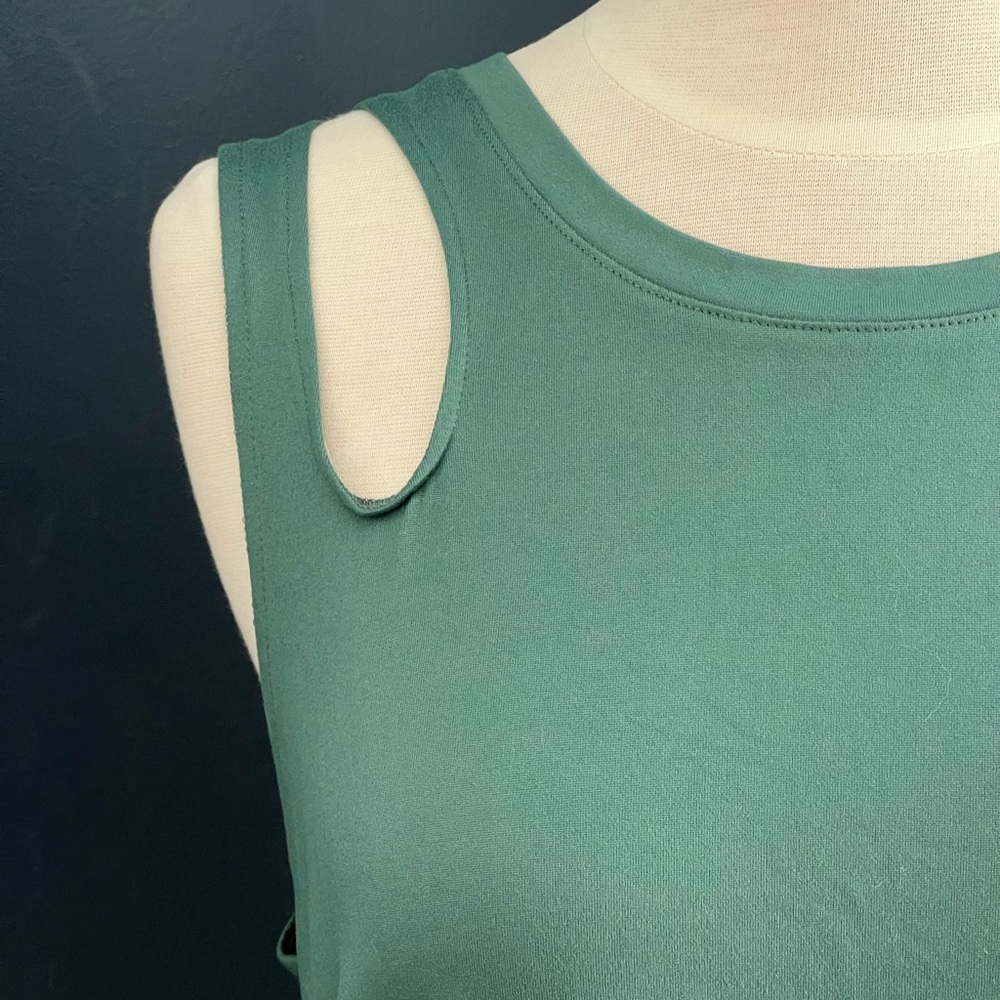 Balance Collection Women’s Teal Cutout Athletic Tank Top Medium - Picture 2 of 8